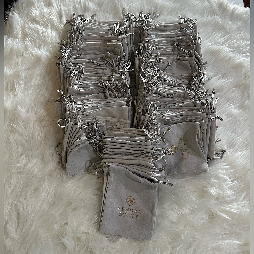 Kendra Scott gray polishing cloths & jewelry bags 10 regular 5 for fine jewelry